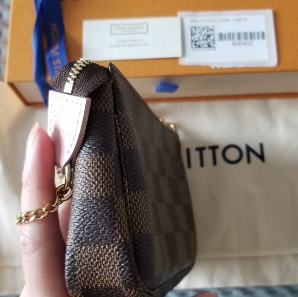 Louis Vuitton Mini Pochette Christmas 2020 edition - Picture 7 of 16